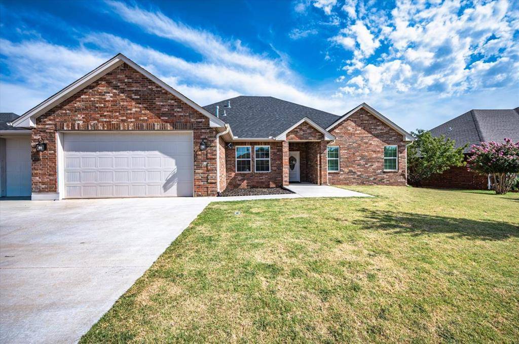 1523 W Diamond WAY, Mustang, OK 73064