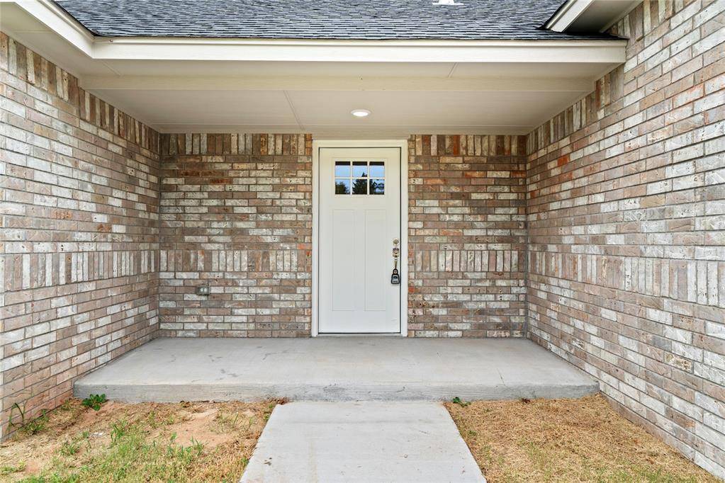 224 E Abbot LN, Mustang, OK 73064