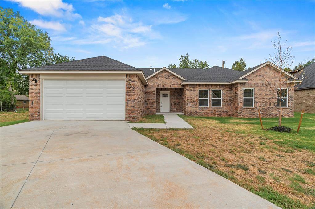 232 E Abbot LN, Mustang, OK 73064