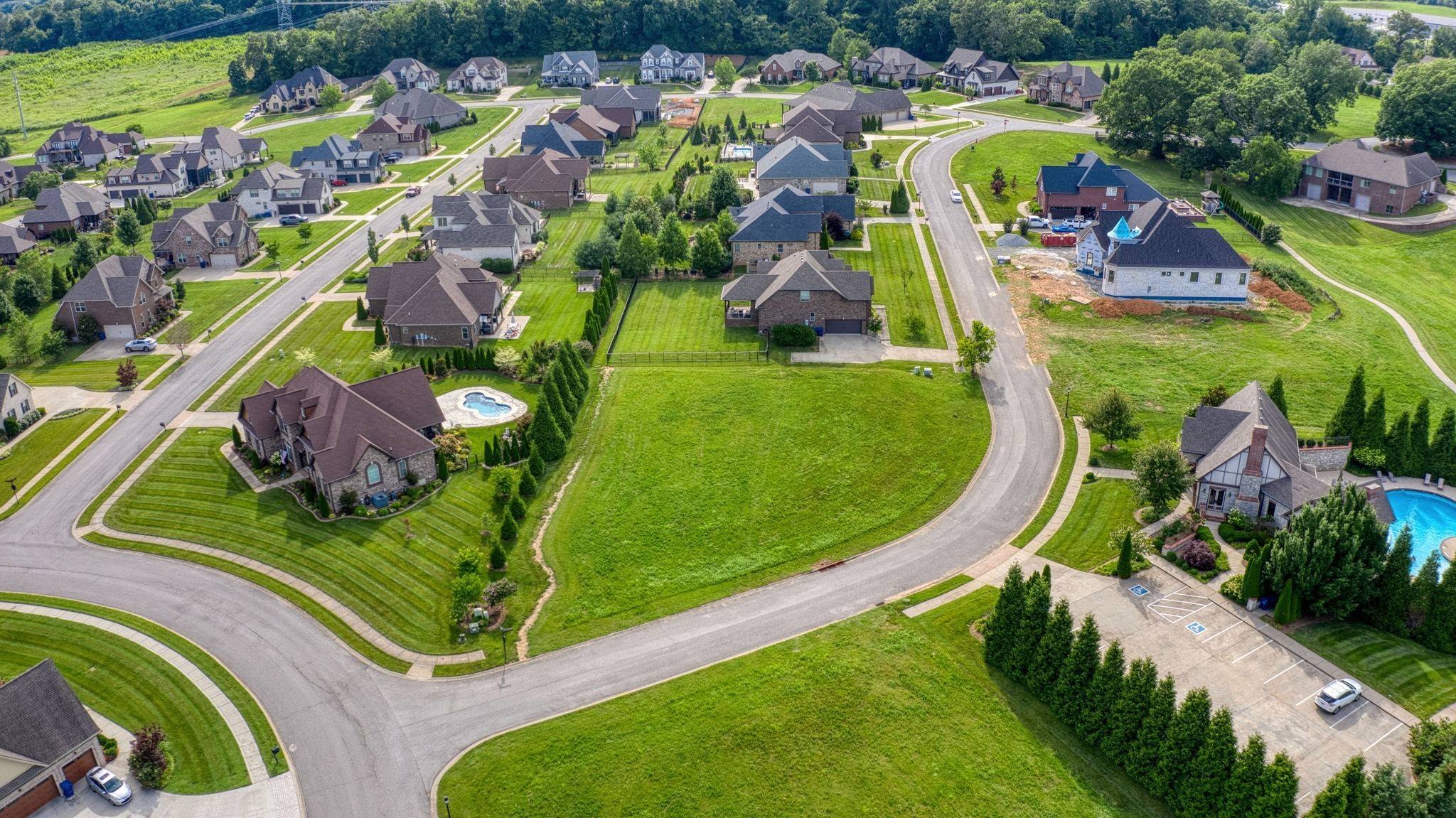 216 Hutchins Camp Trce, Clarksville, TN 37043