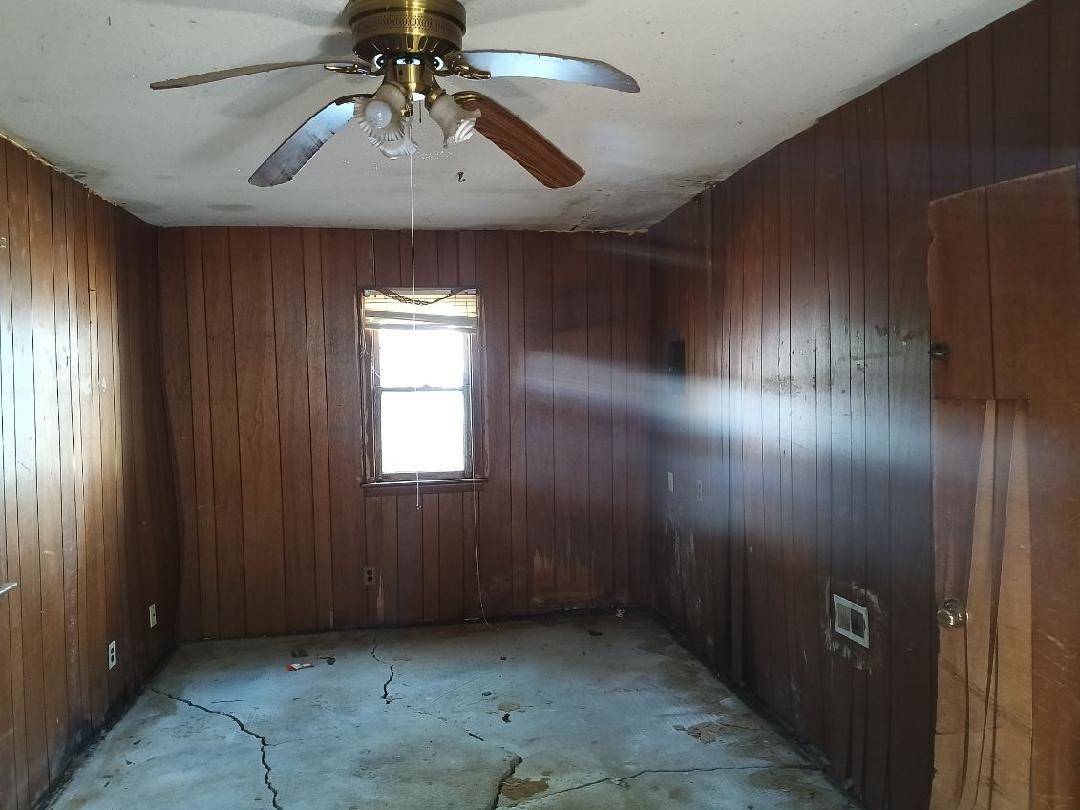 827 N Lorraine Ave, Wichita, KS 67214