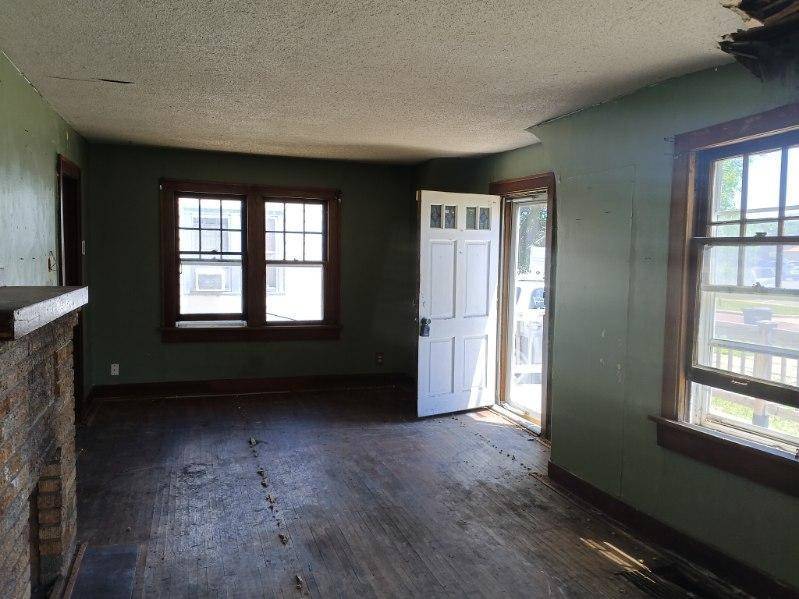 827 N Lorraine Ave, Wichita, KS 67214