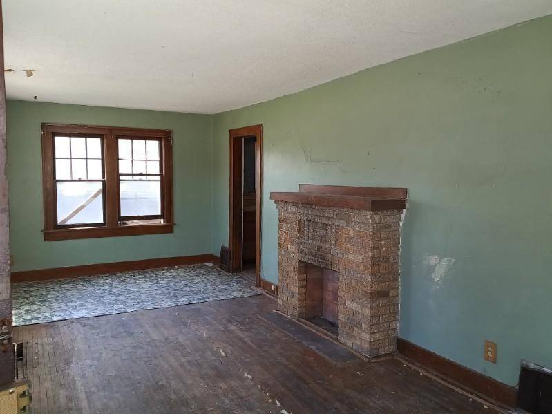 827 N Lorraine Ave, Wichita, KS 67214