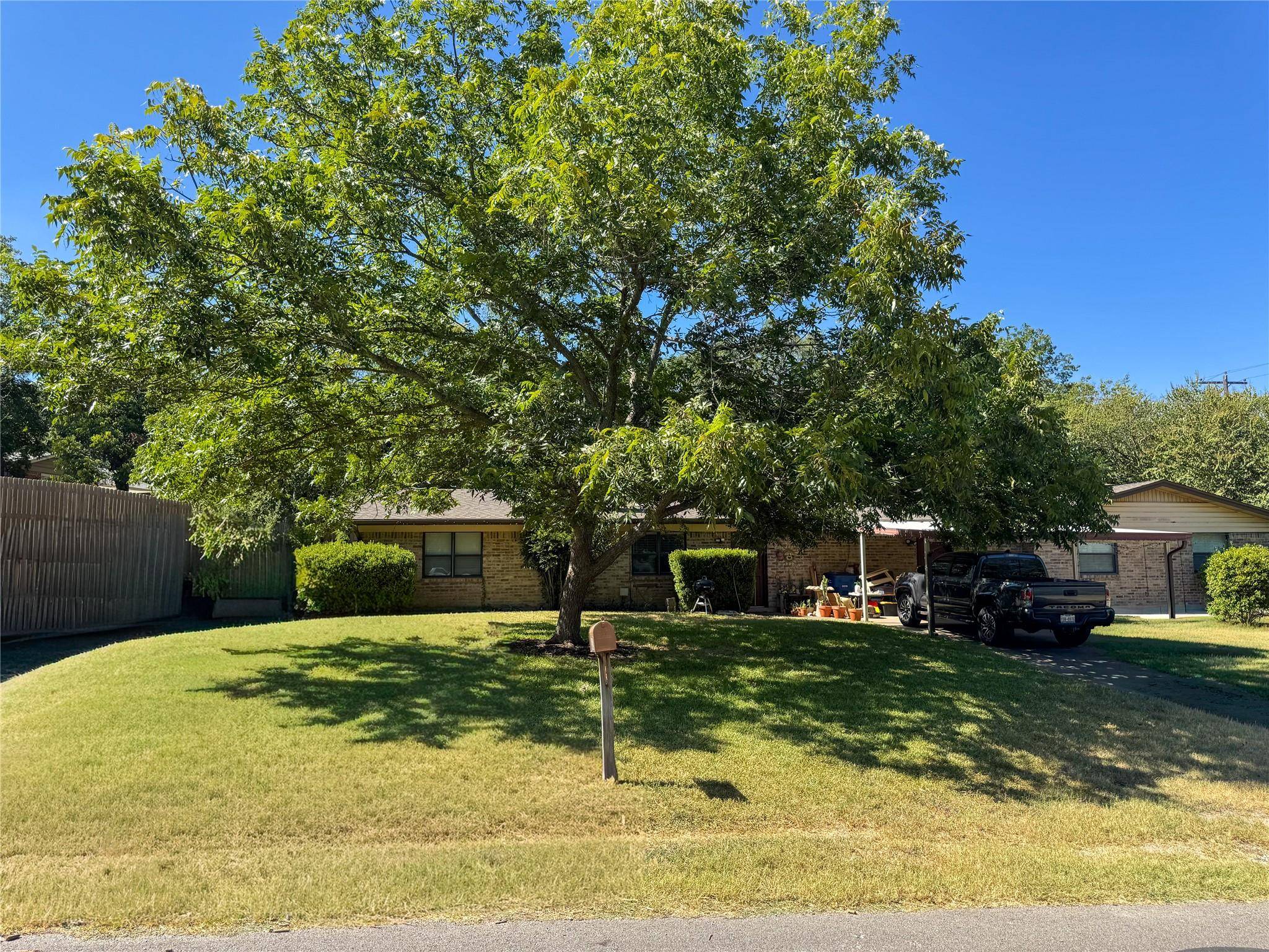 601 E Covington DR #A & B, Austin, TX 78753