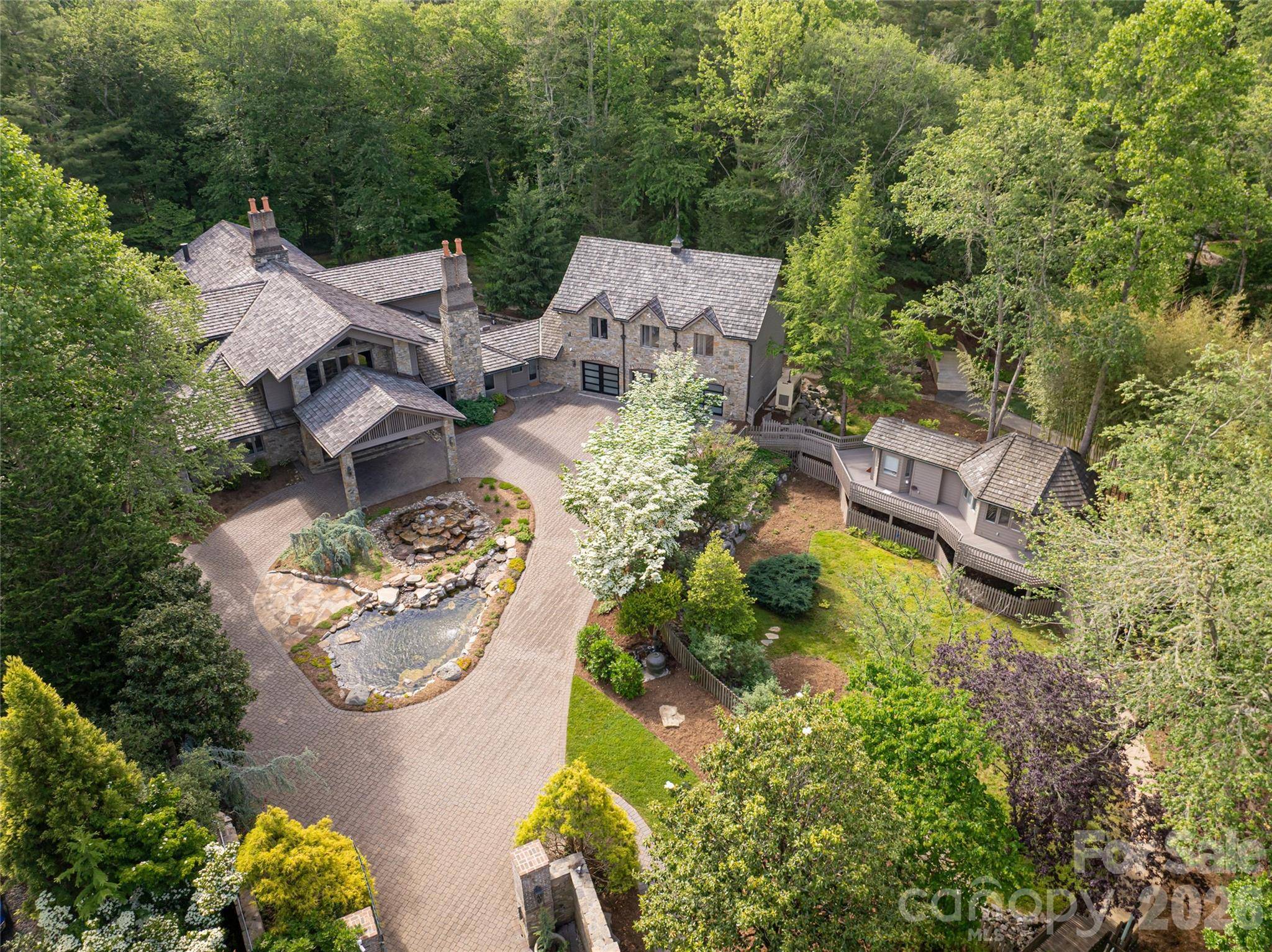 268 Holly Arbor LN, Asheville, NC 28803