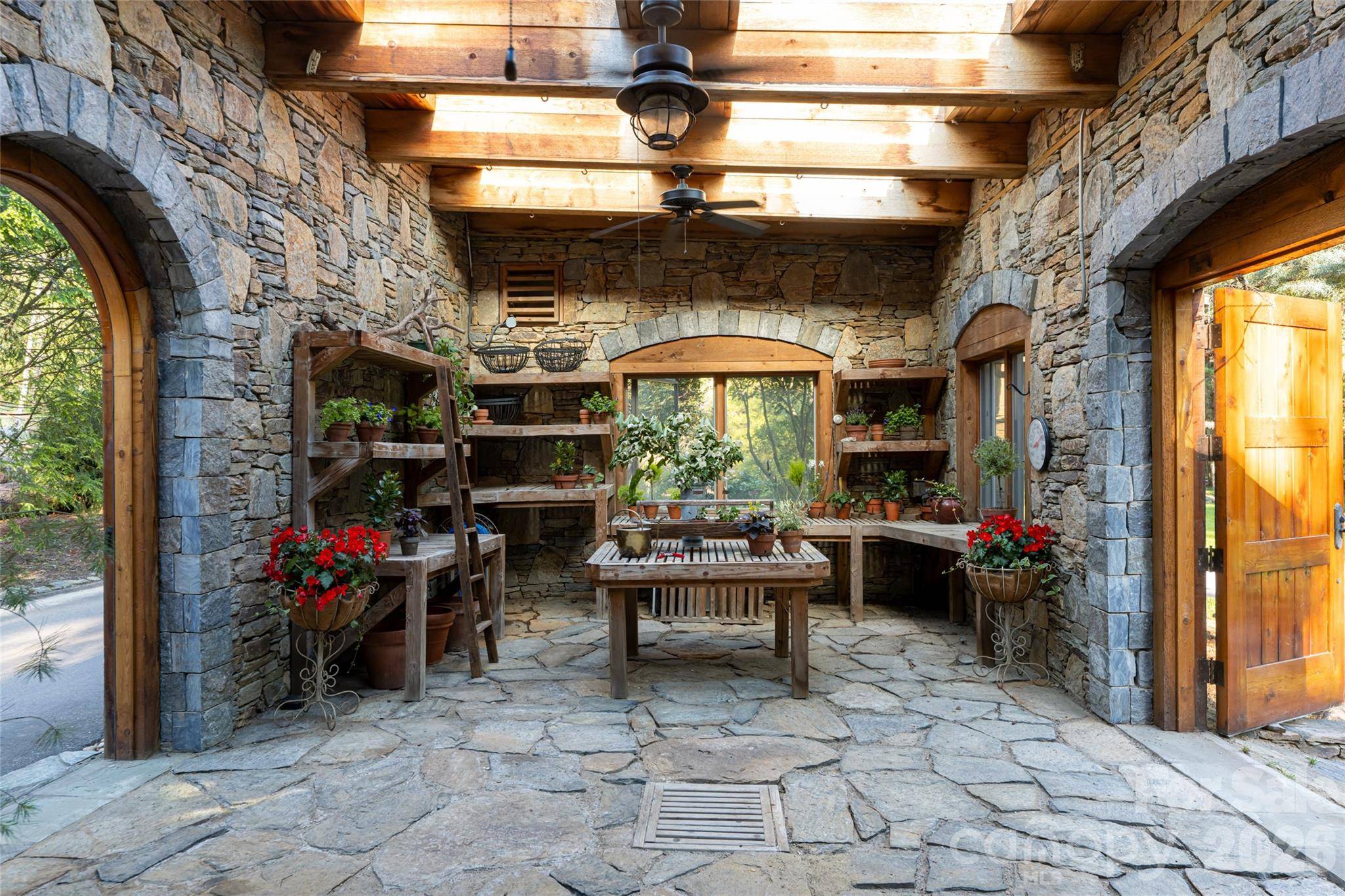 268 Holly Arbor LN, Asheville, NC 28803