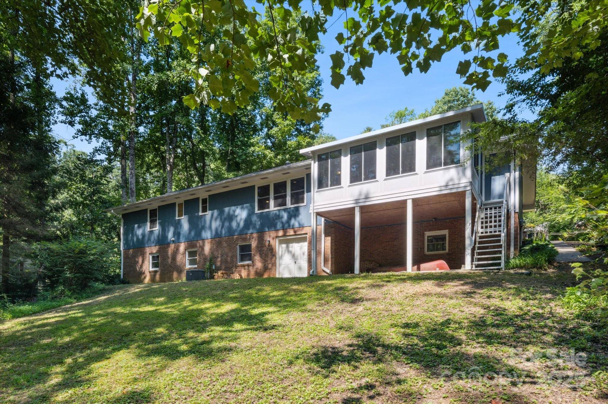 104 Britton AVE, Hendersonville, NC 28791