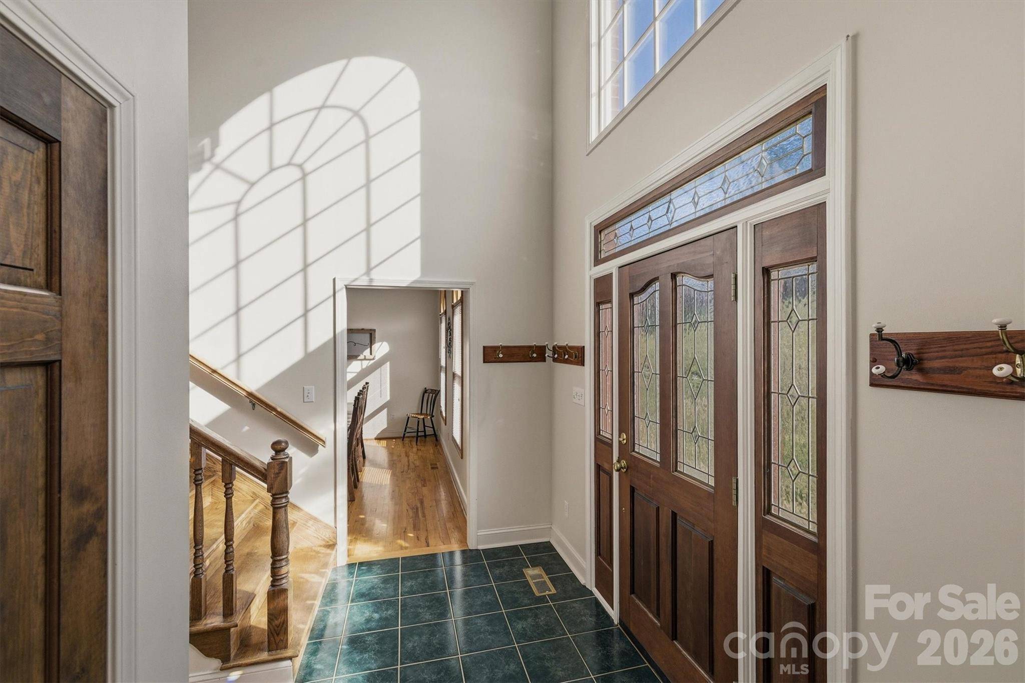 46 Mariners Point LN, Hickory, NC 28601