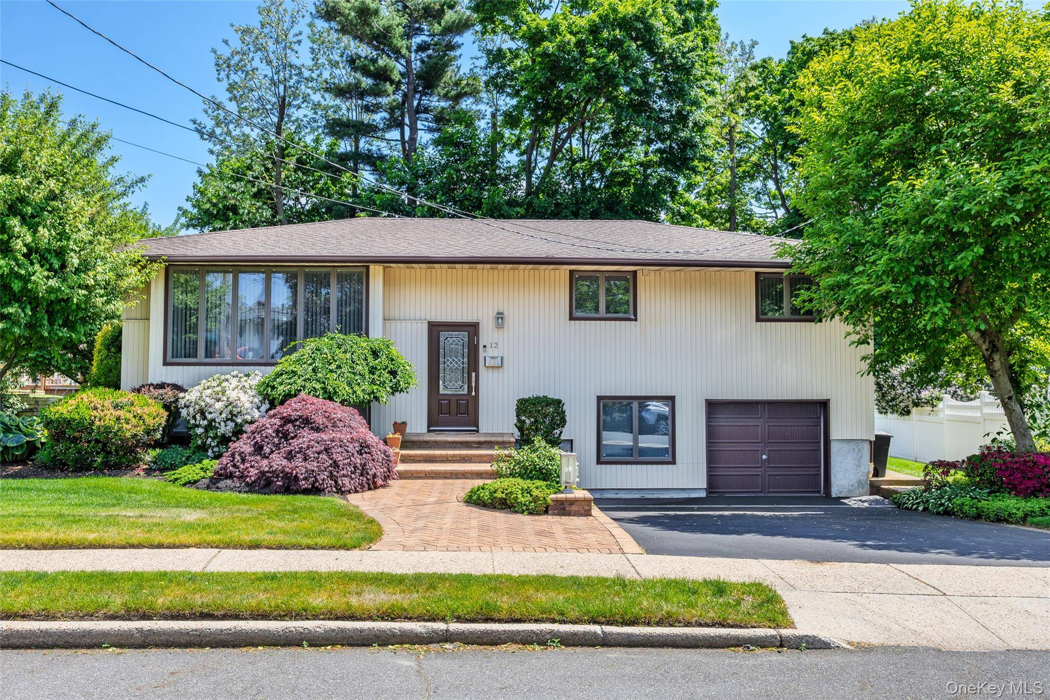 12 Jano PL, Plainview, NY 11803