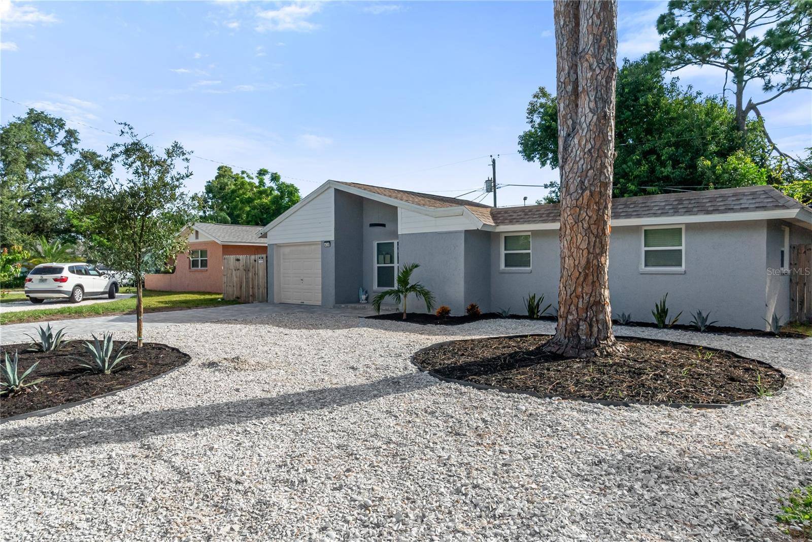 420 MELODY CIR, Sarasota, FL 34237