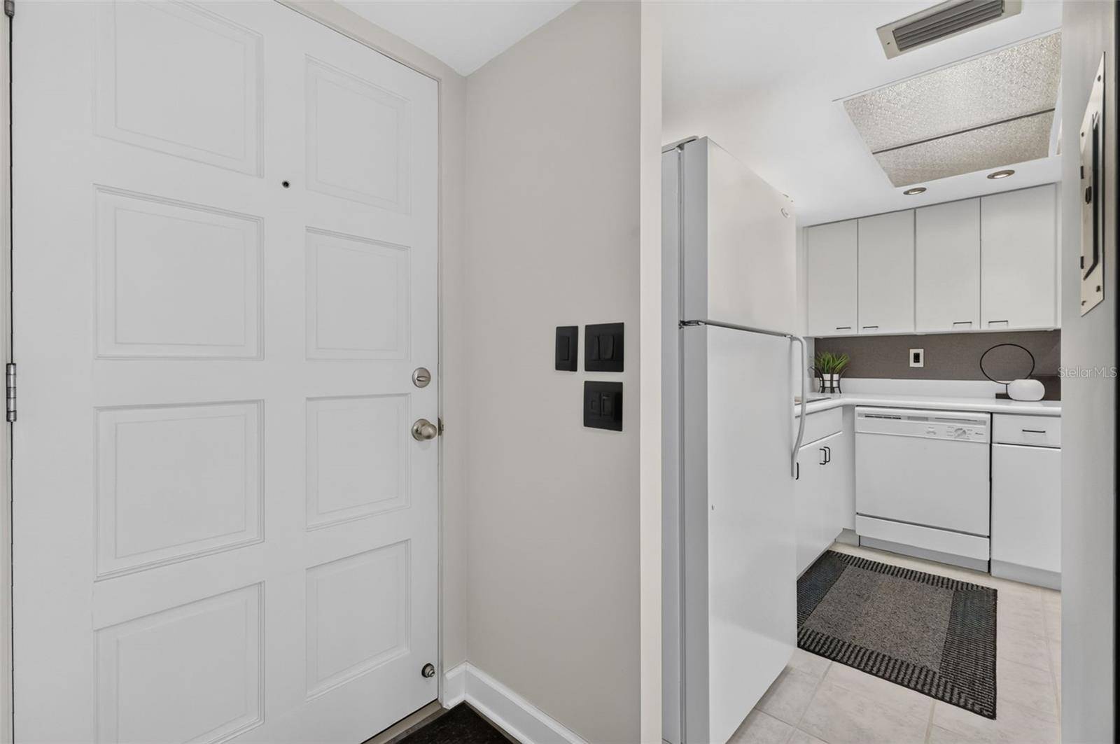 101 N GRANDVIEW ST #412, Mount Dora, FL 32757