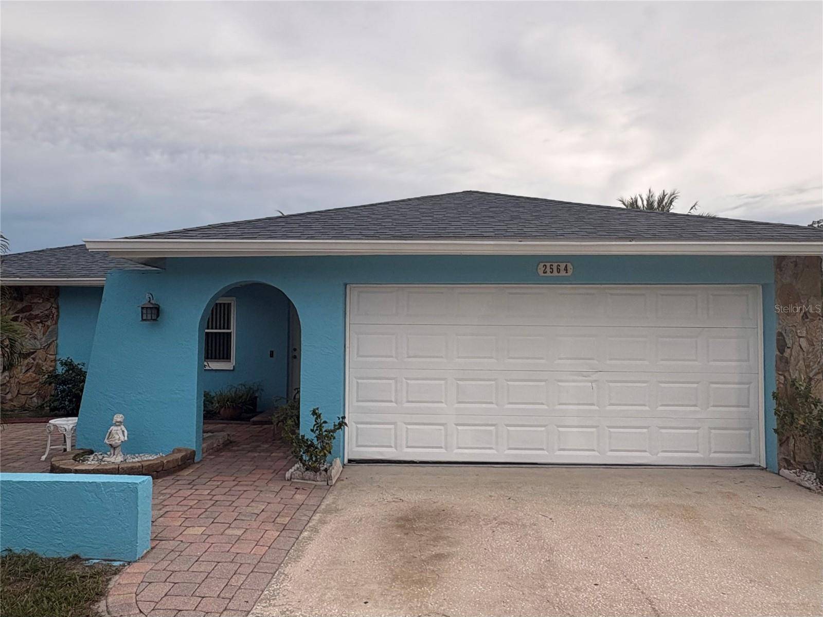 2564 SURREY DR, Palm Harbor, FL 34684