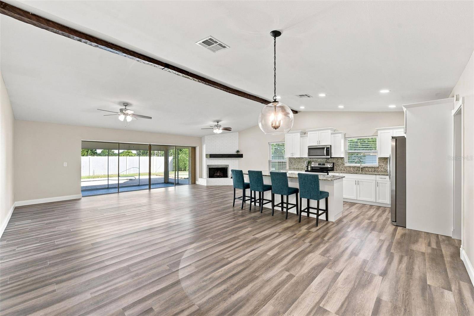 3276 FOX HILL DR, Clearwater, FL 33761