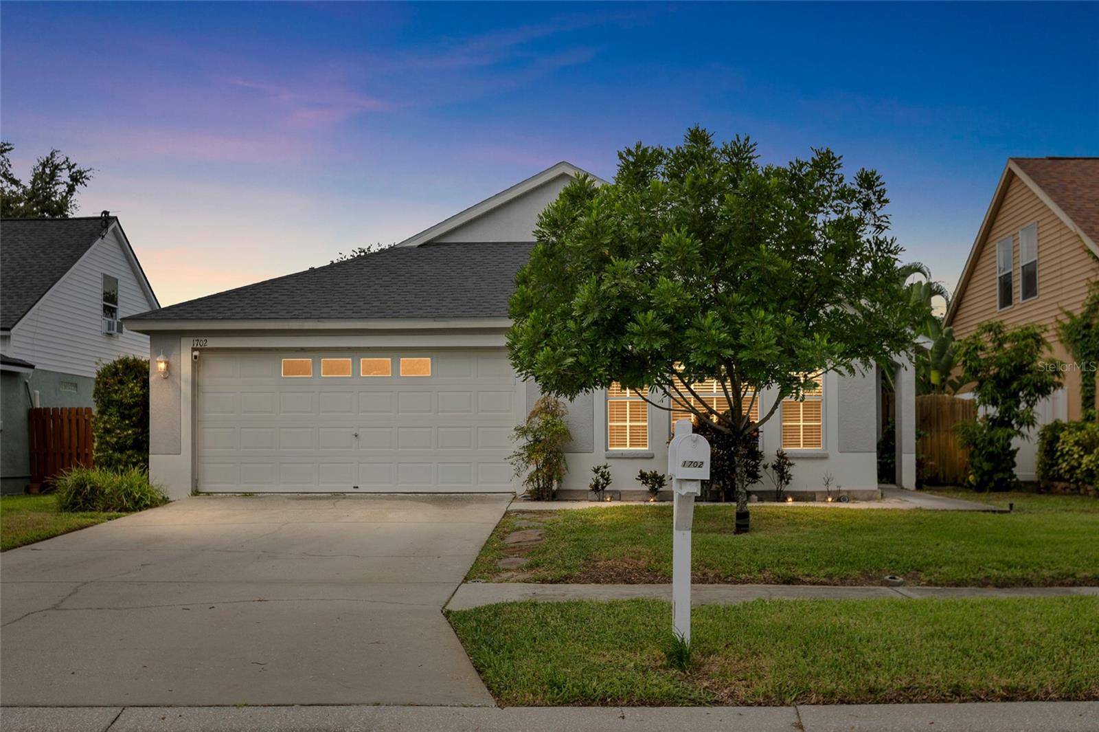 1702 MEADOW OAK LN, Tarpon Springs, FL 34689