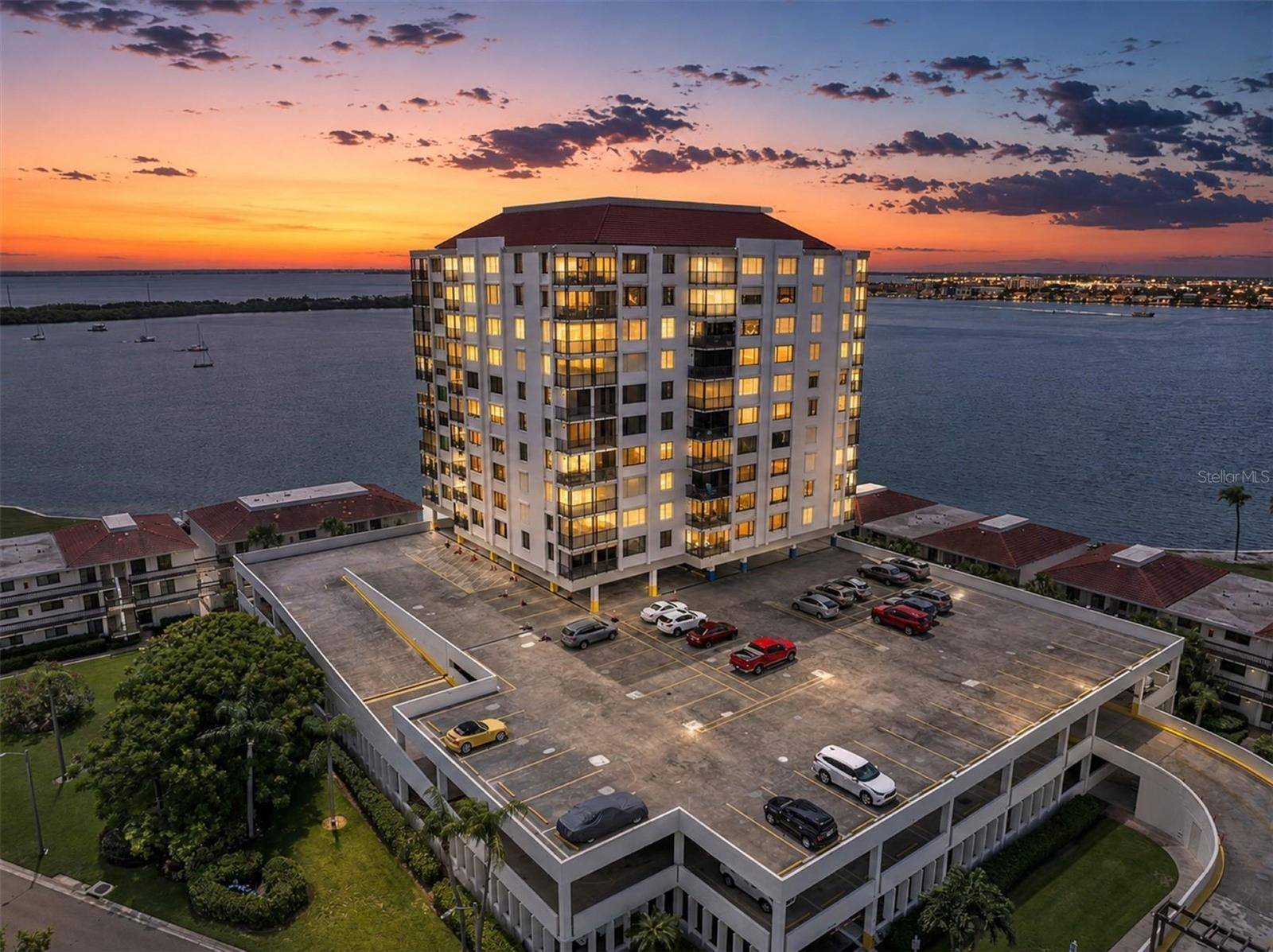 6287 BAHIA DEL MAR CIR #401, St Petersburg, FL 33715