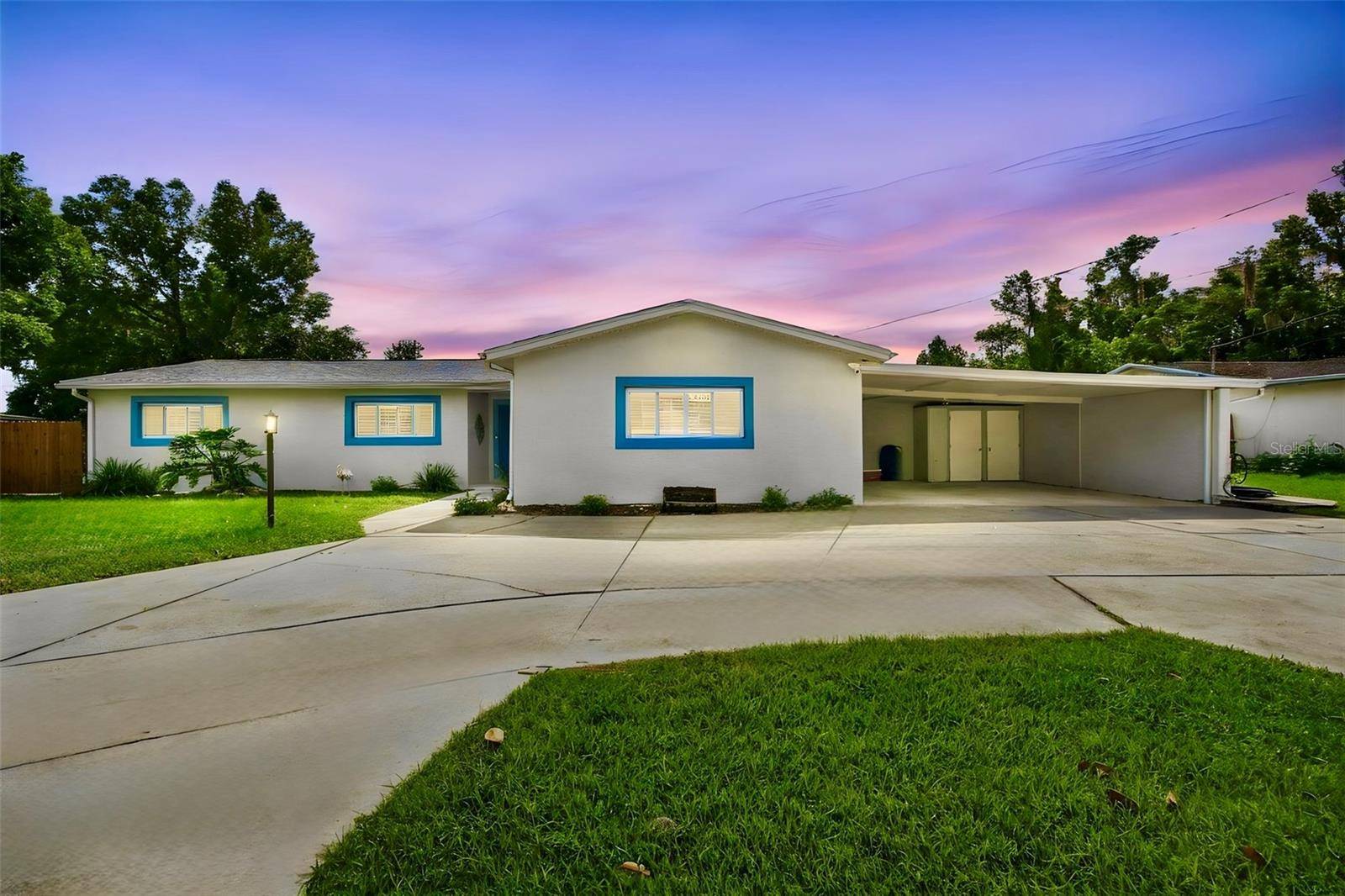 1303 SE KINGS BAY DR, Crystal River, FL 34429