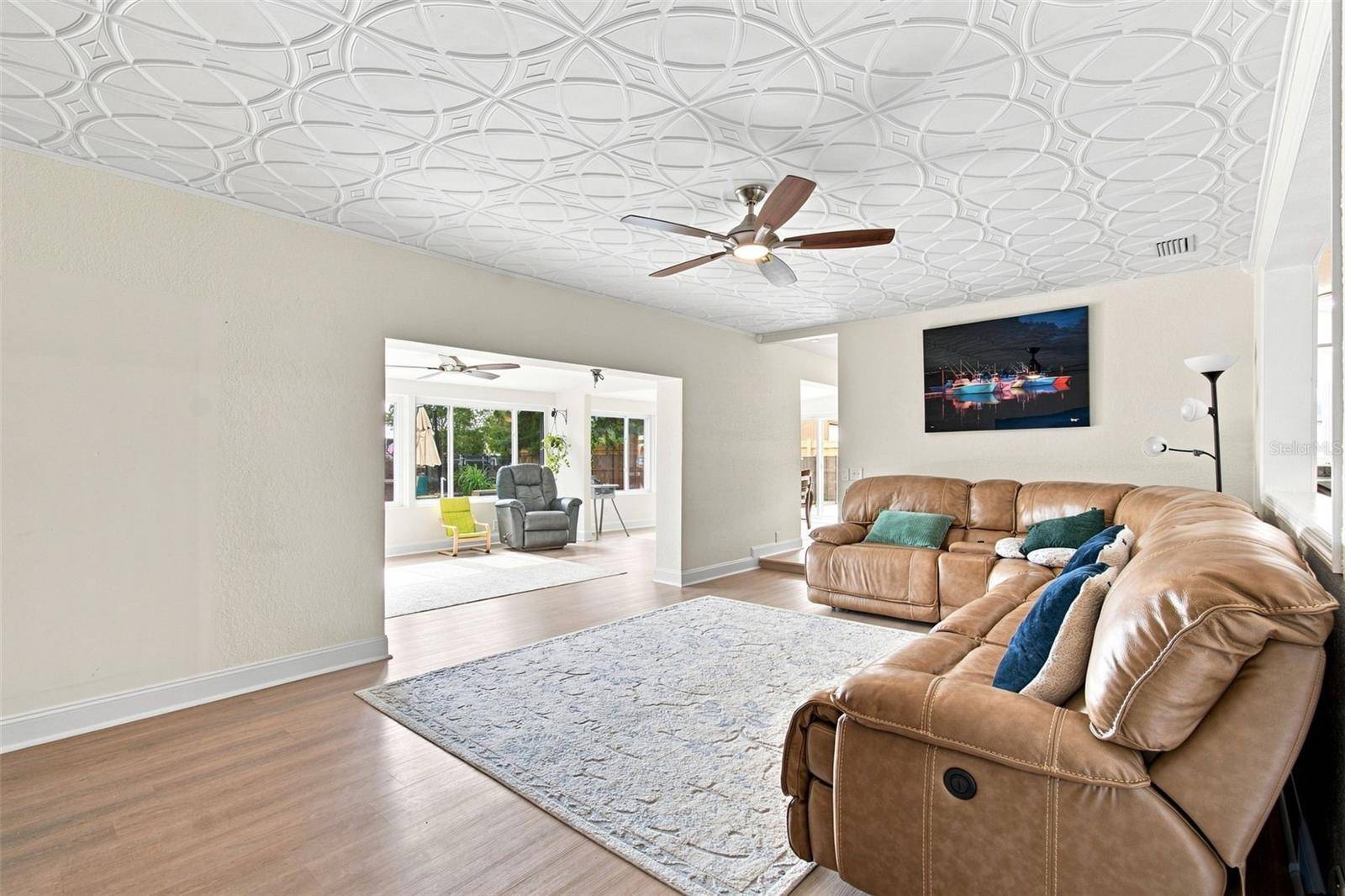 1303 SE KINGS BAY DR, Crystal River, FL 34429