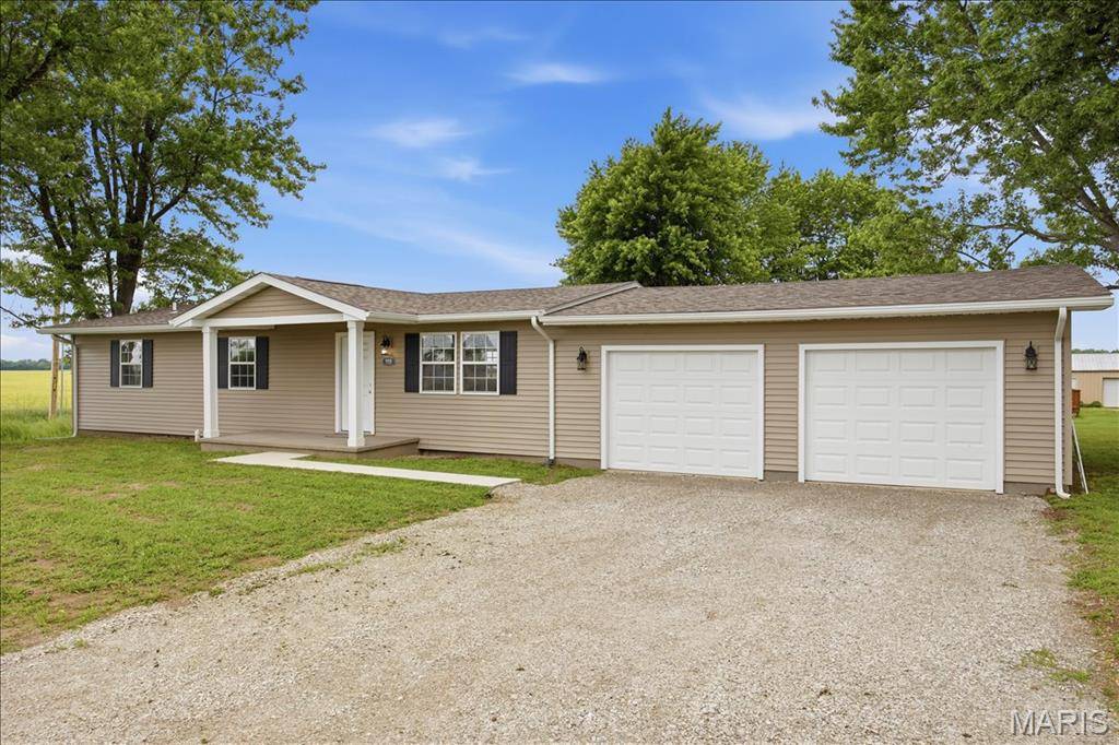 913 Apple ST, Keyesport, IL 62253