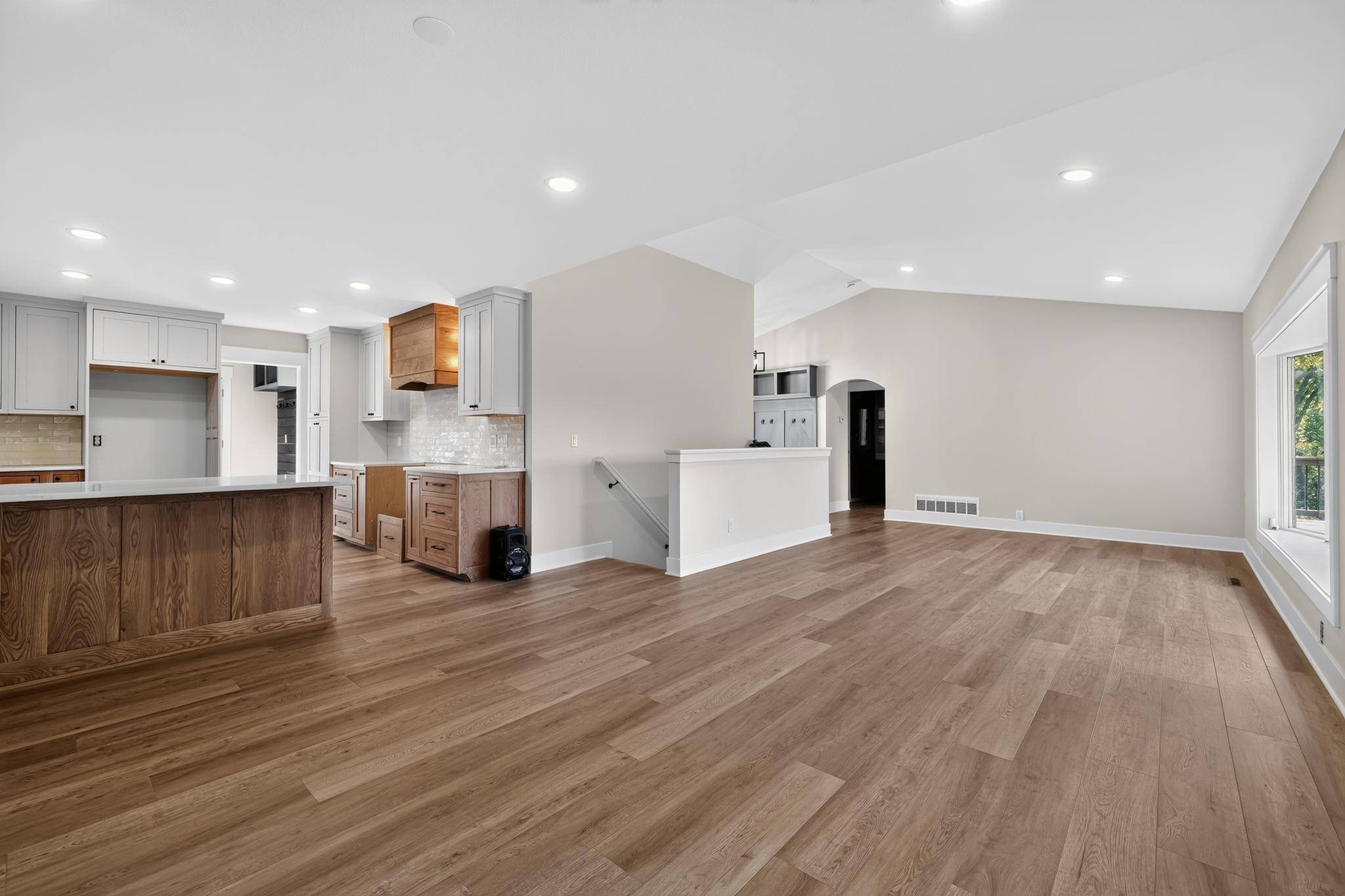 10489 Barnes WAY, Inver Grove Heights, MN 55077