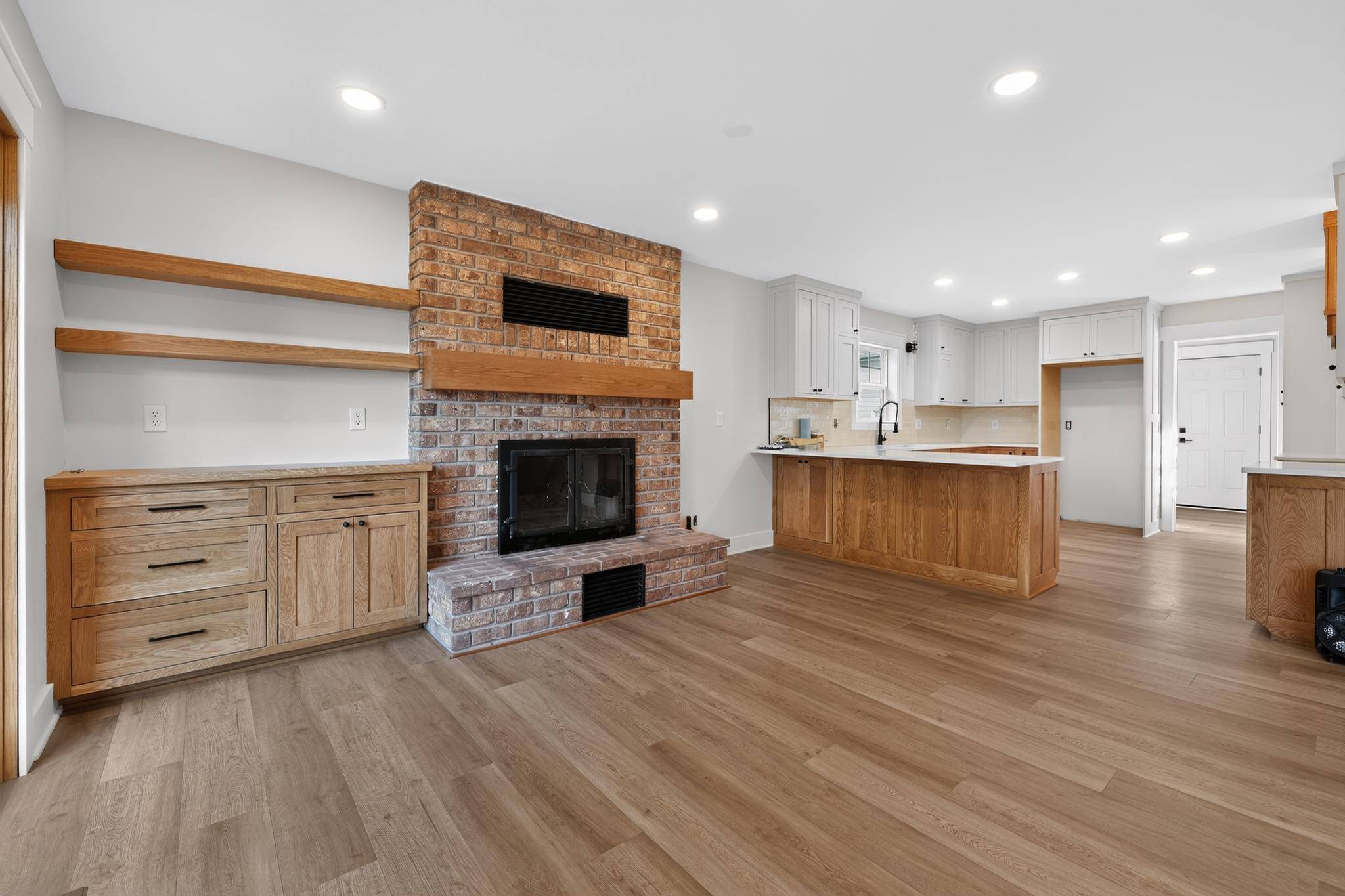 10489 Barnes WAY, Inver Grove Heights, MN 55077