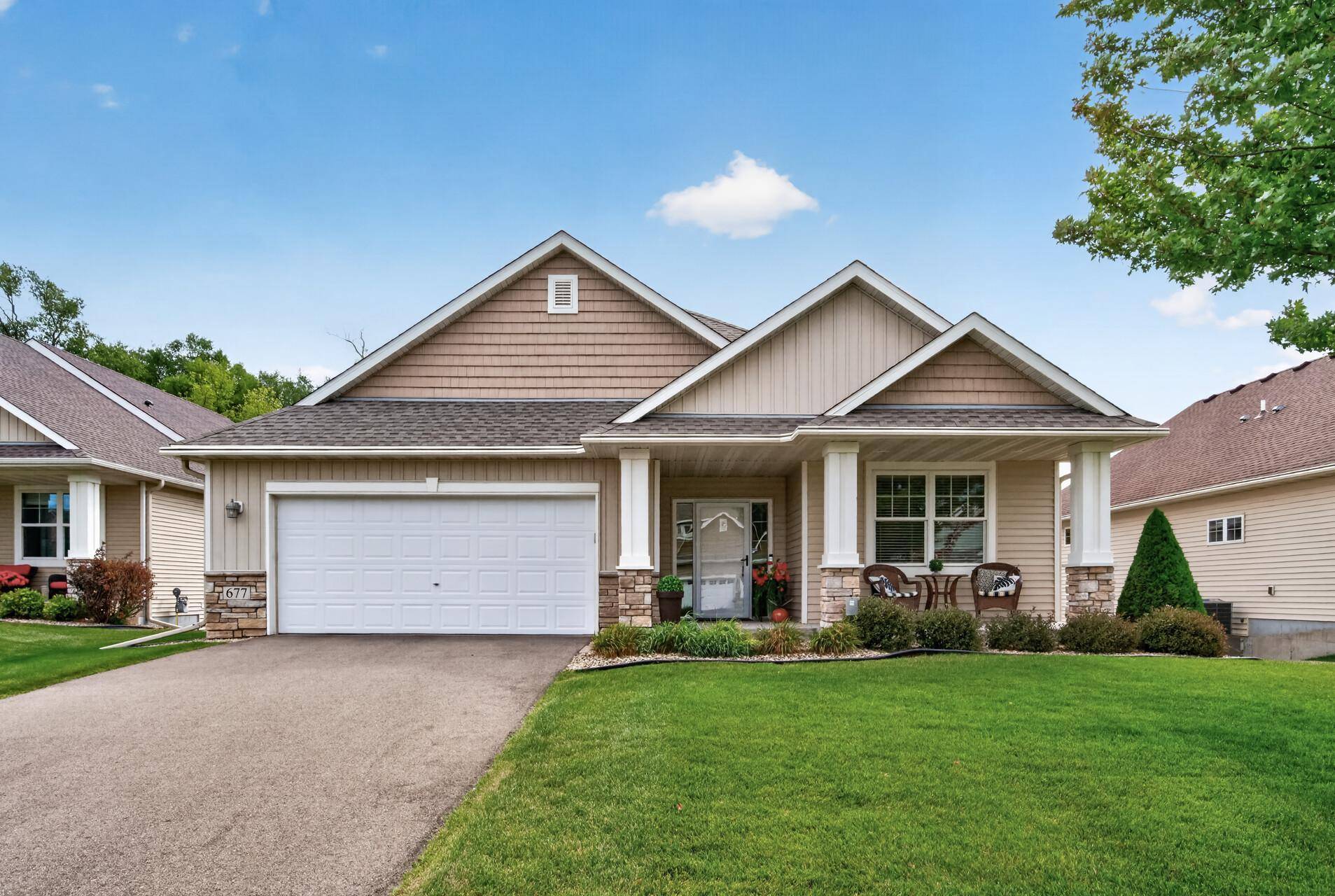 677 Lake Ridge DR, Woodbury, MN 55129