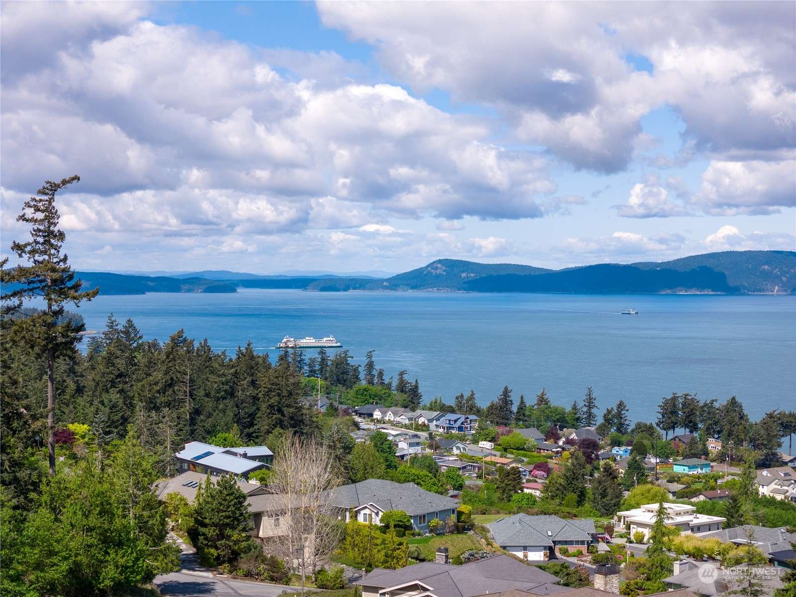 2907 17th ST, Anacortes, WA 98221