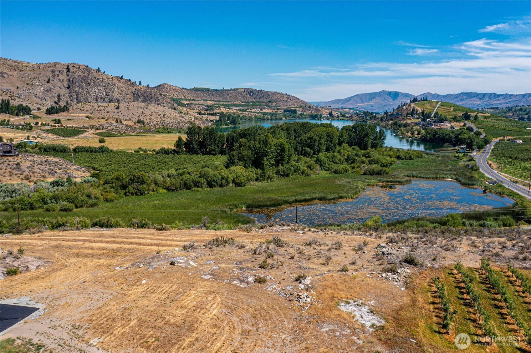 157 Lainey LN, Manson, WA 98831