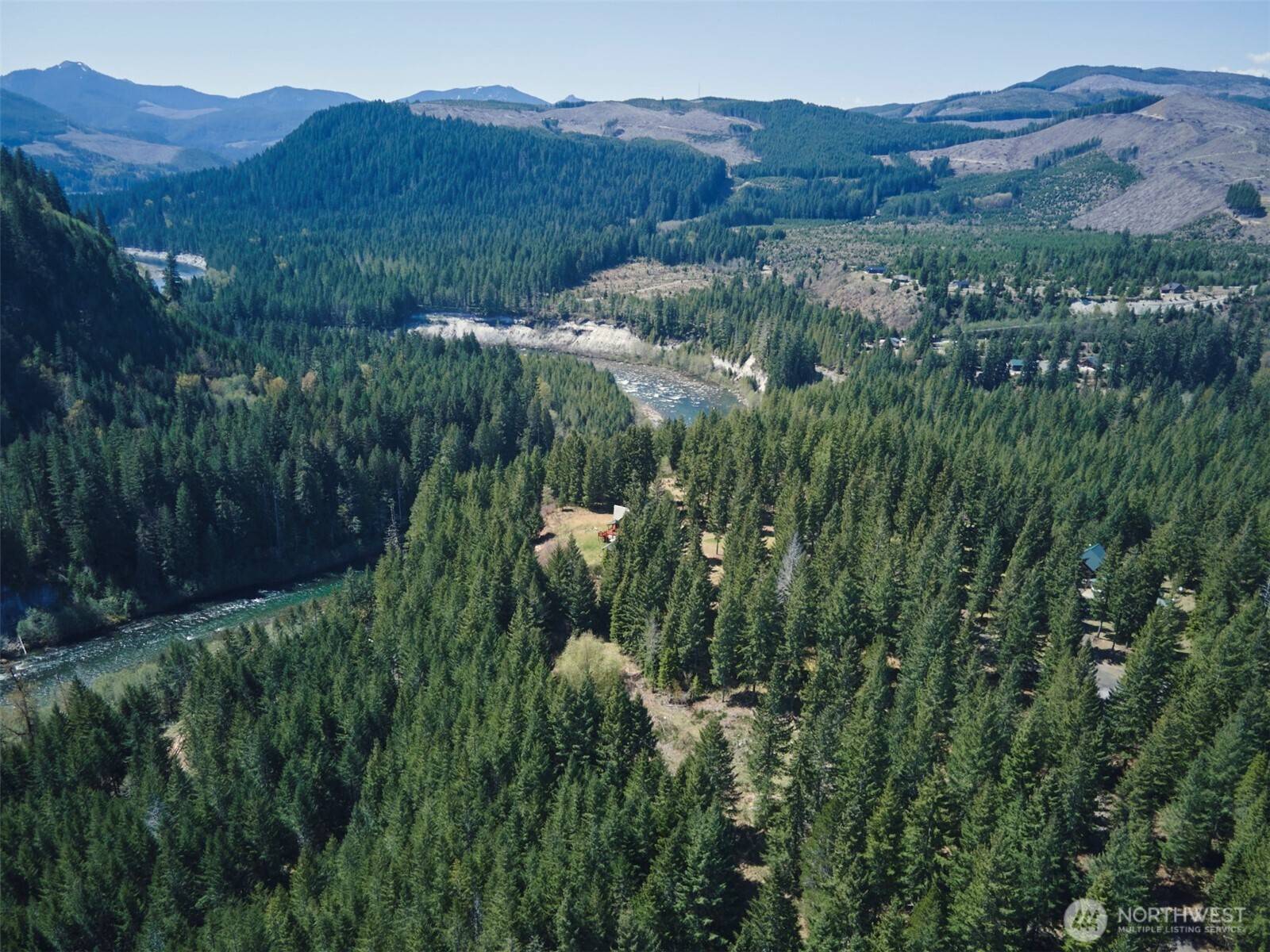 1 Loowit LN, Cougar, WA 98616