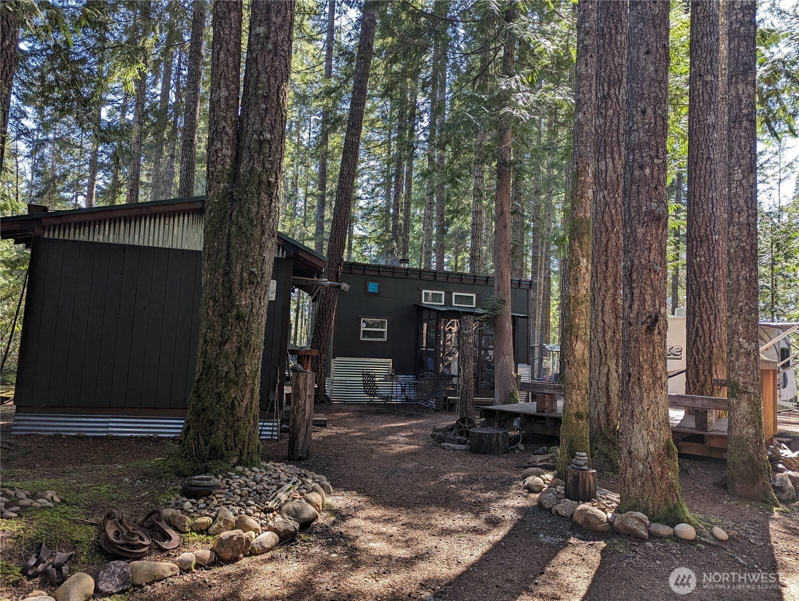 390 N Duckabush DR W, Hoodsport, WA 98548