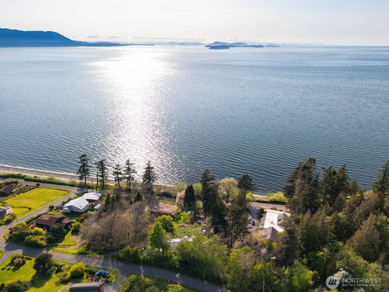 2579 W Shore DR, Lummi Island, WA 98262