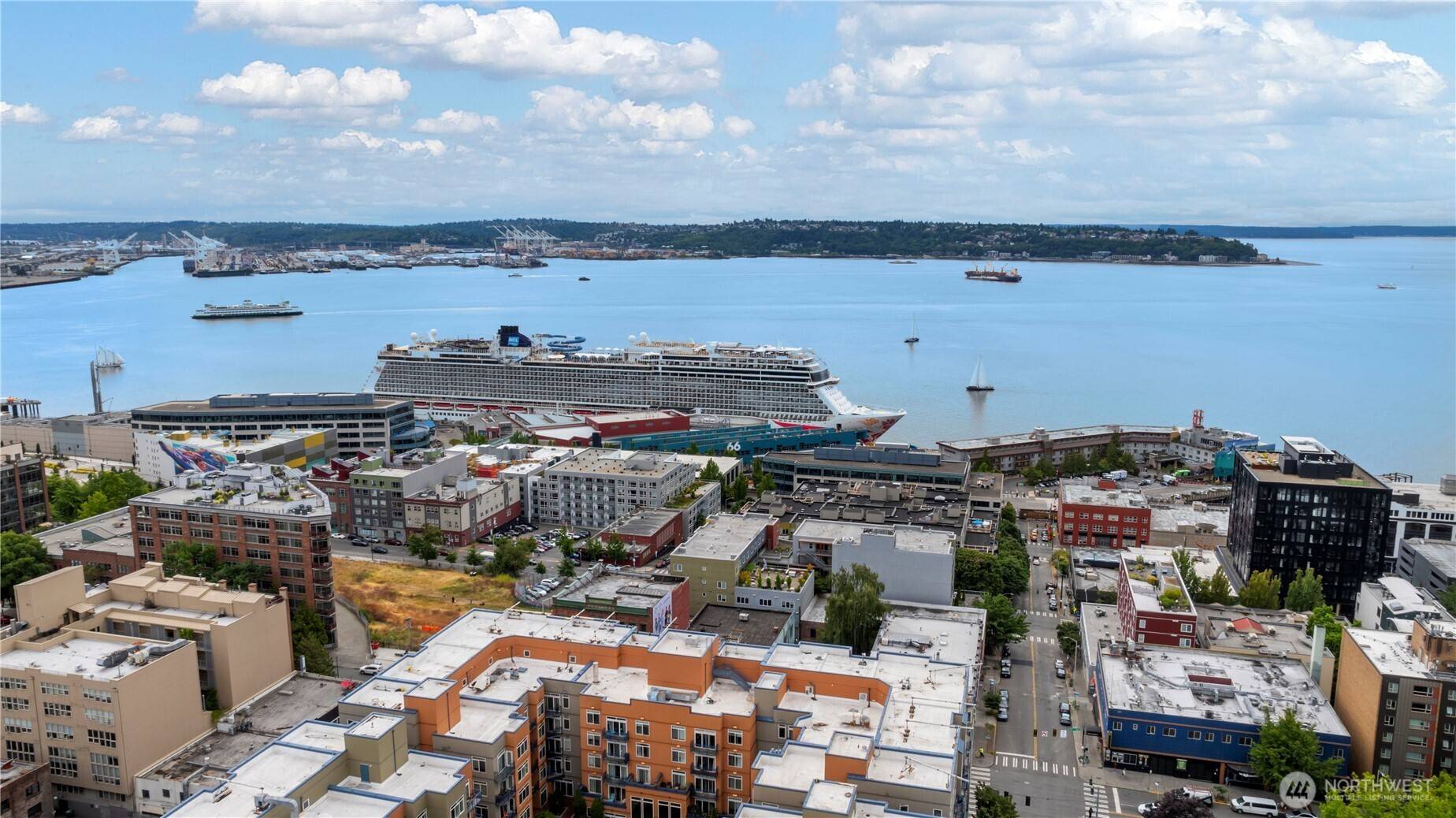 2440 Western AVE #807, Seattle, WA 98121