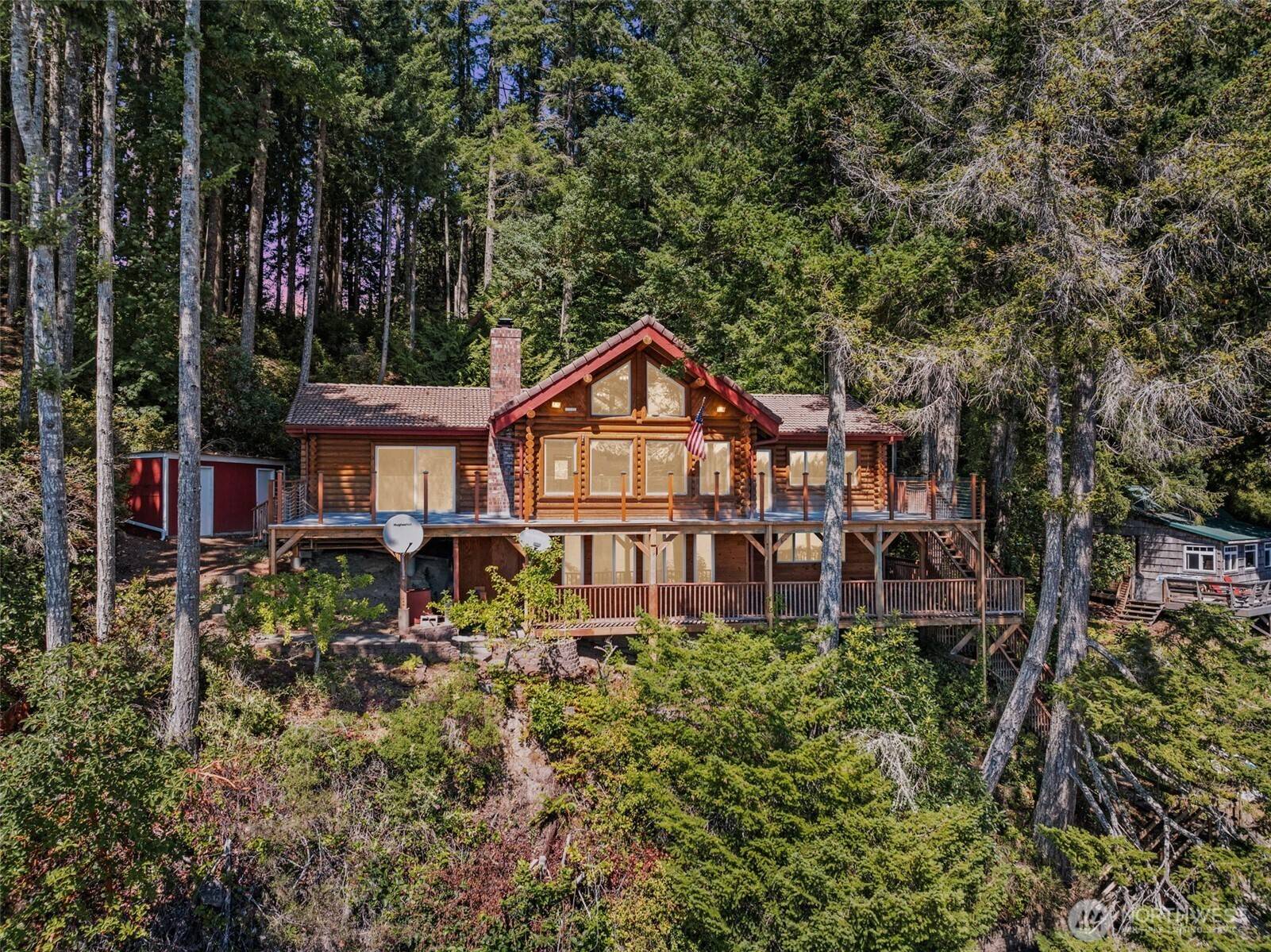 1236 E Island View RD, Grapeview, WA 98546