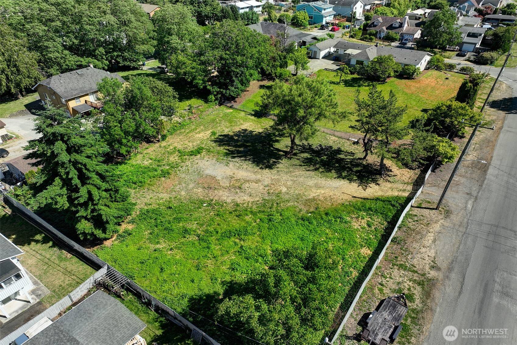 64 XX 32nd AVE S, Seattle, WA 98118