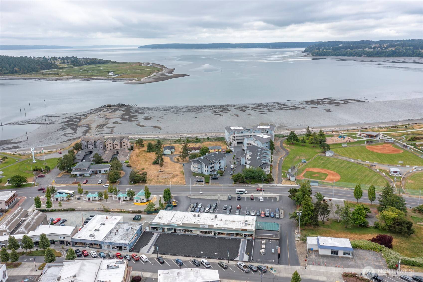 656 SE Bayshore DR, Oak Harbor, WA 98277