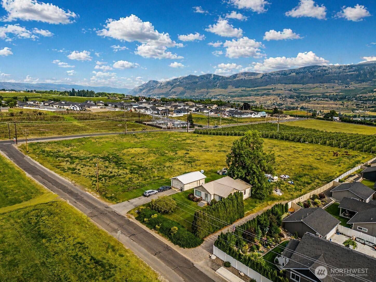 2440 6th ST SE, East Wenatchee, WA 98802