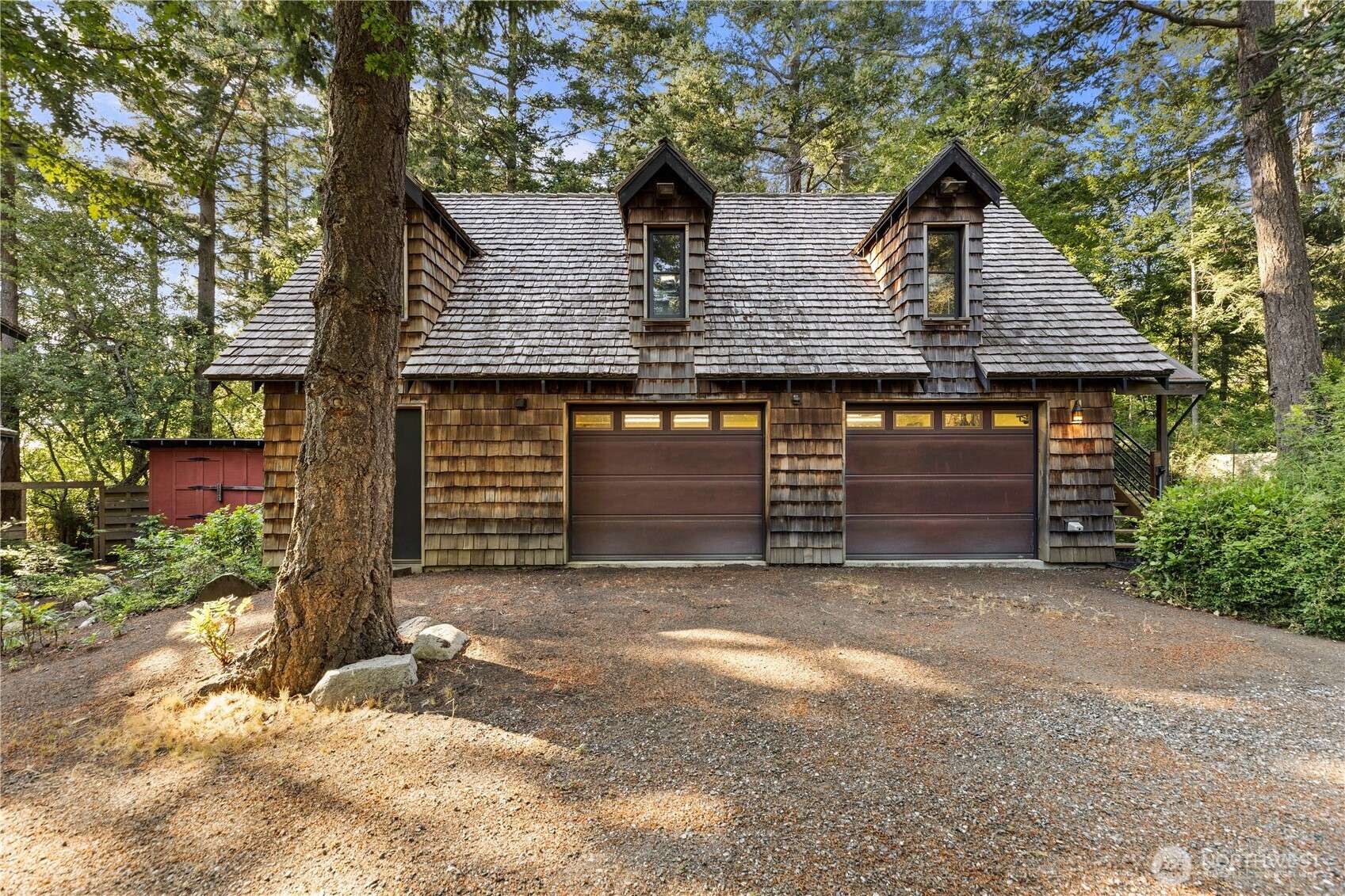 90 Montgomery LN, Orcas Island, WA 98245