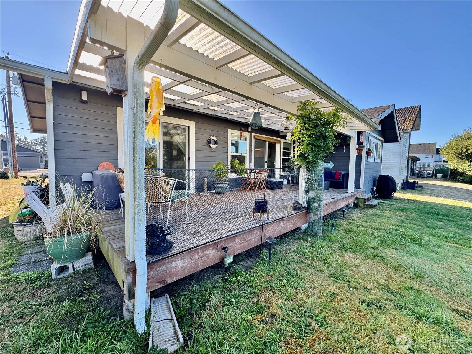 333 Canal DR NE, Ocean Shores, WA 98569