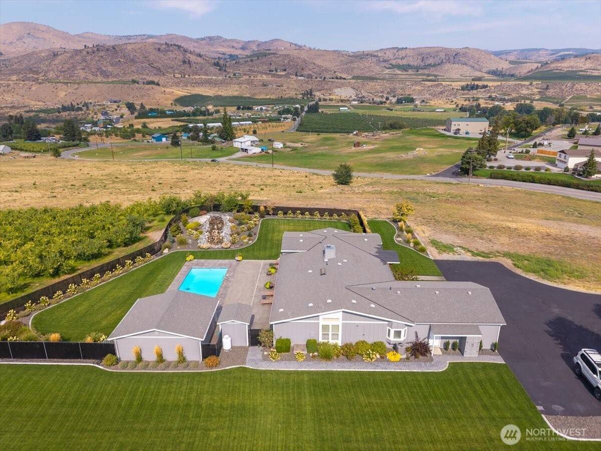 1315 Green AVE, Manson, WA 98831