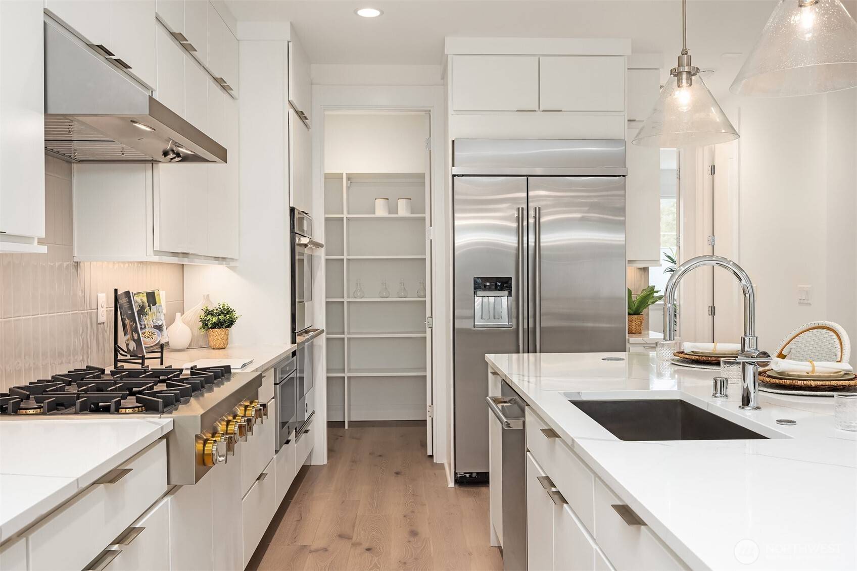 14826 Site 1 NE 2nd CT, Bellevue, WA 98007
