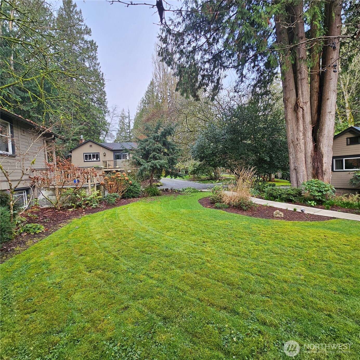 9380 Ferncliff AVE NE, Bainbridge Island, WA 98110