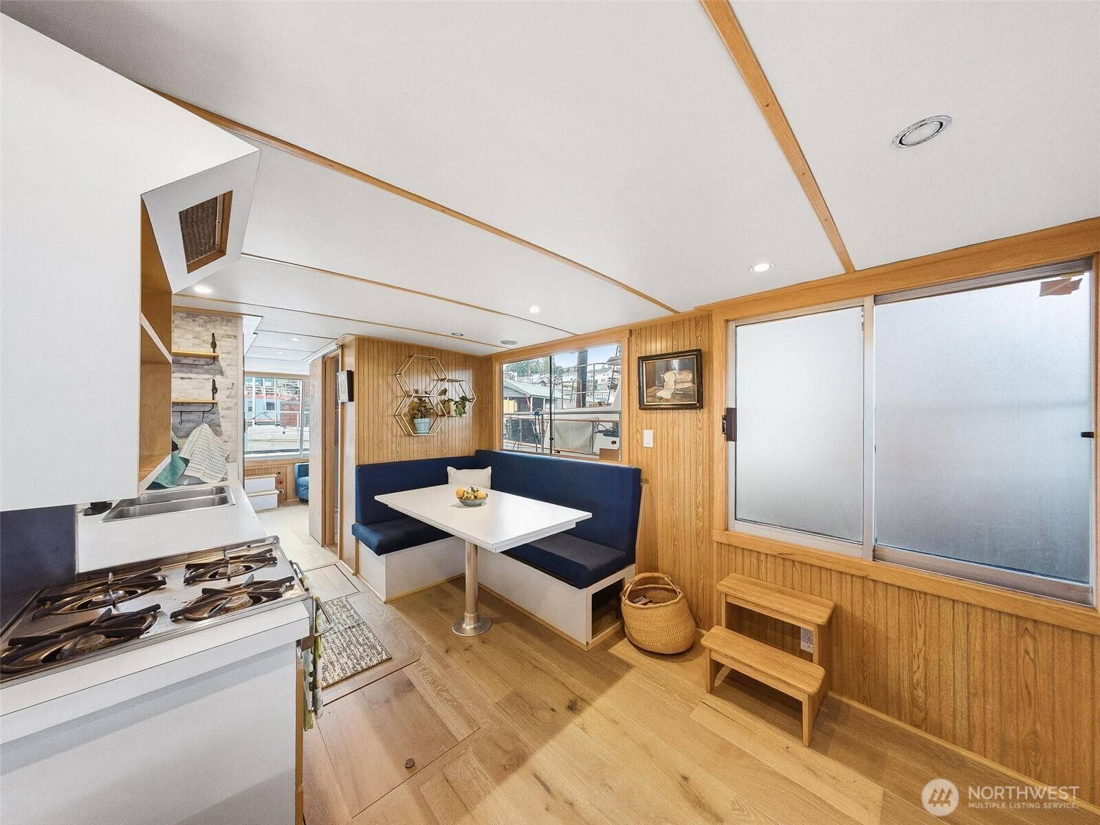 2401 N Northlake WAY, Seattle, WA 98103
