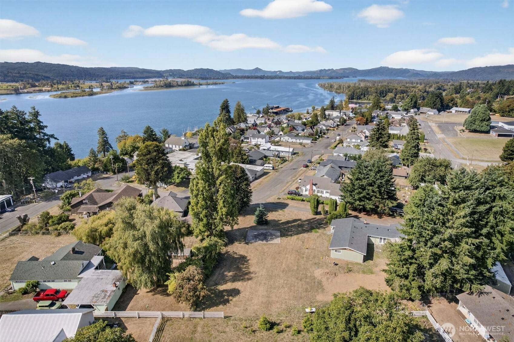 198 Alder ST, Cathlamet, WA 98612