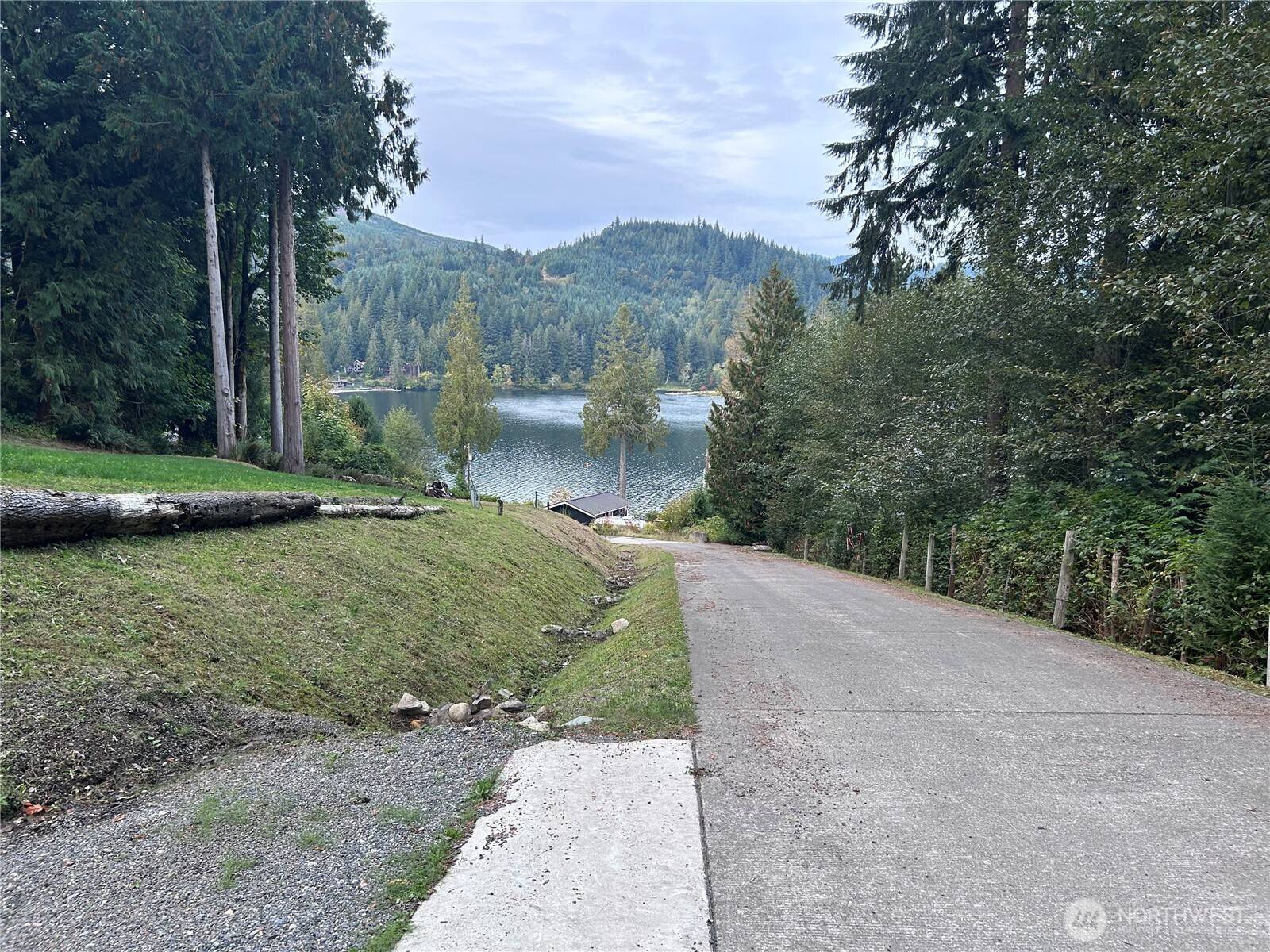 715 Samish Heights LN, Bellingham, WA 98229