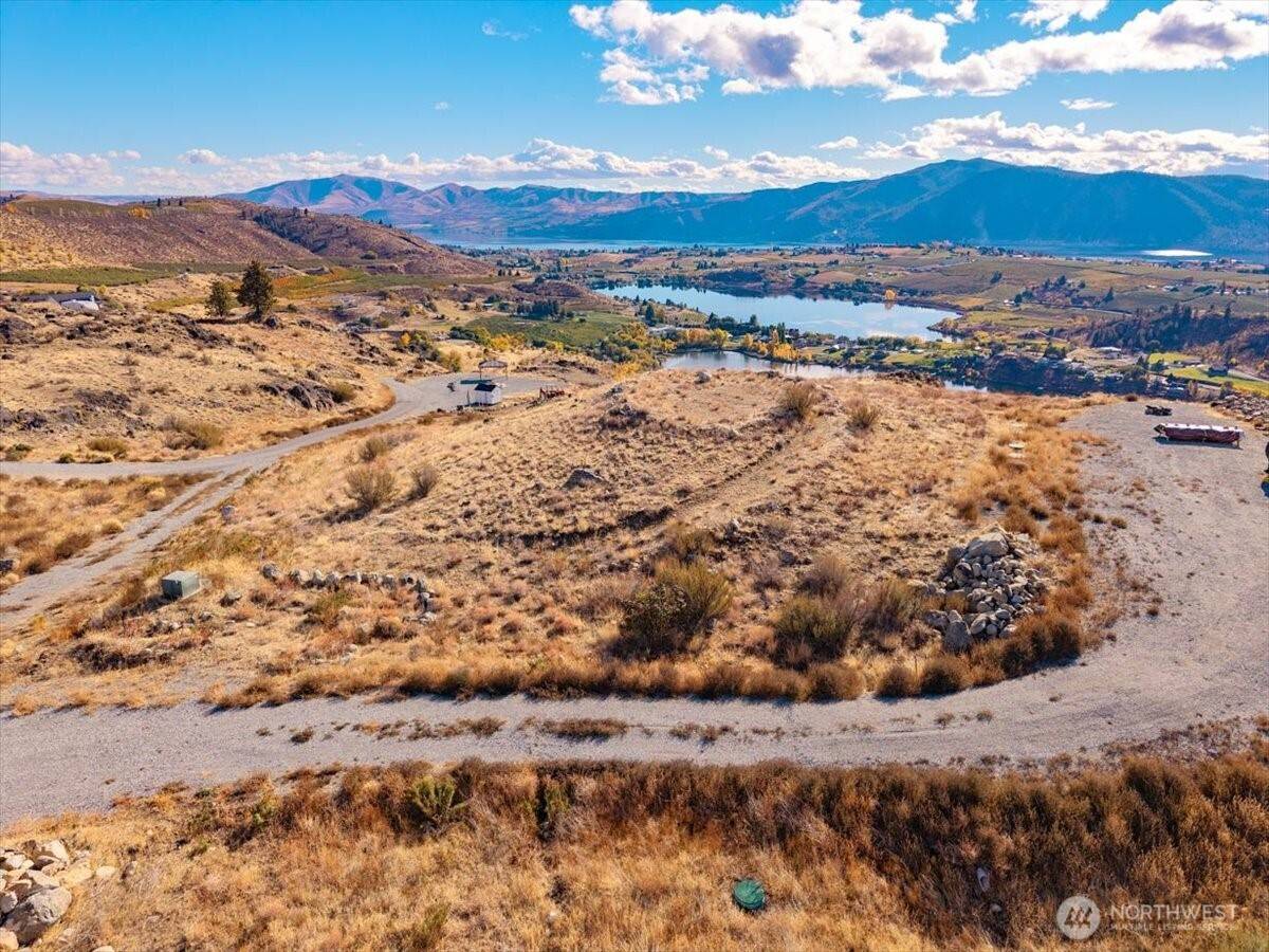 469 Glory View LN, Manson, WA 98831