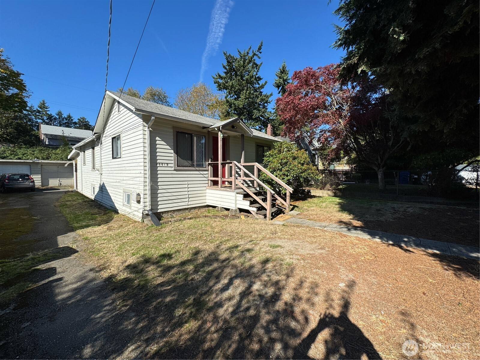 10019 Interlake AVE N, Seattle, WA 98133