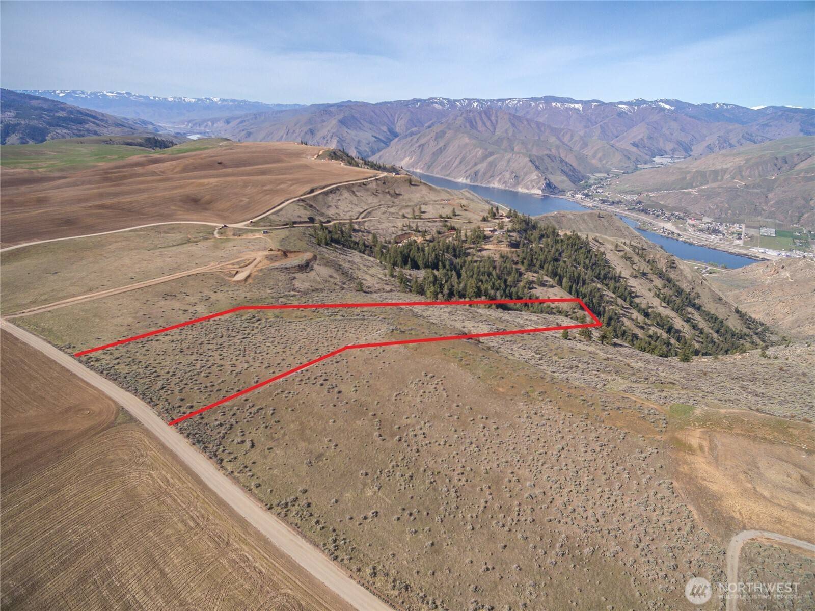 13 Road S NW, Waterville, WA 98858