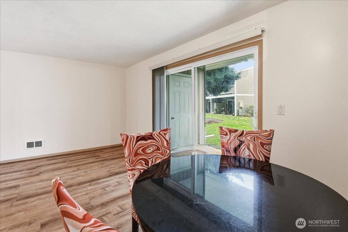 12515 NE 132nd CT #A101, Kirkland, WA 98034