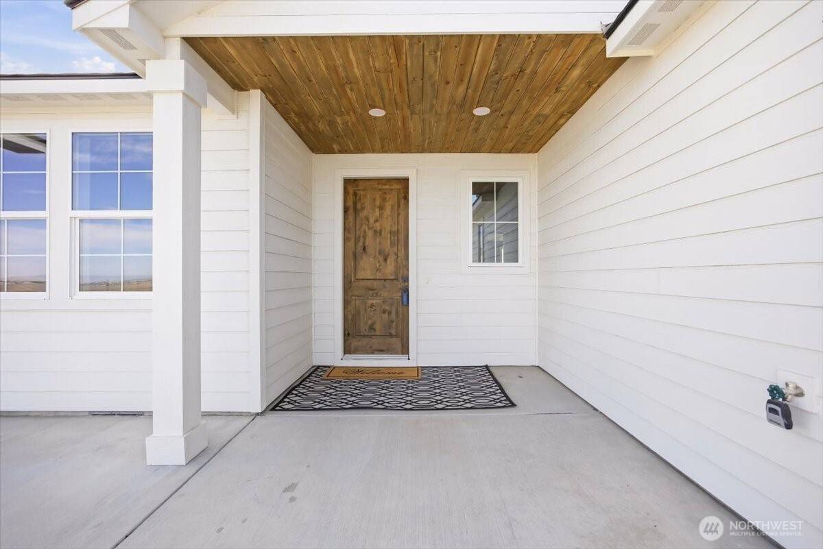29183 Mammoth Dr, Kennewick, WA 99338