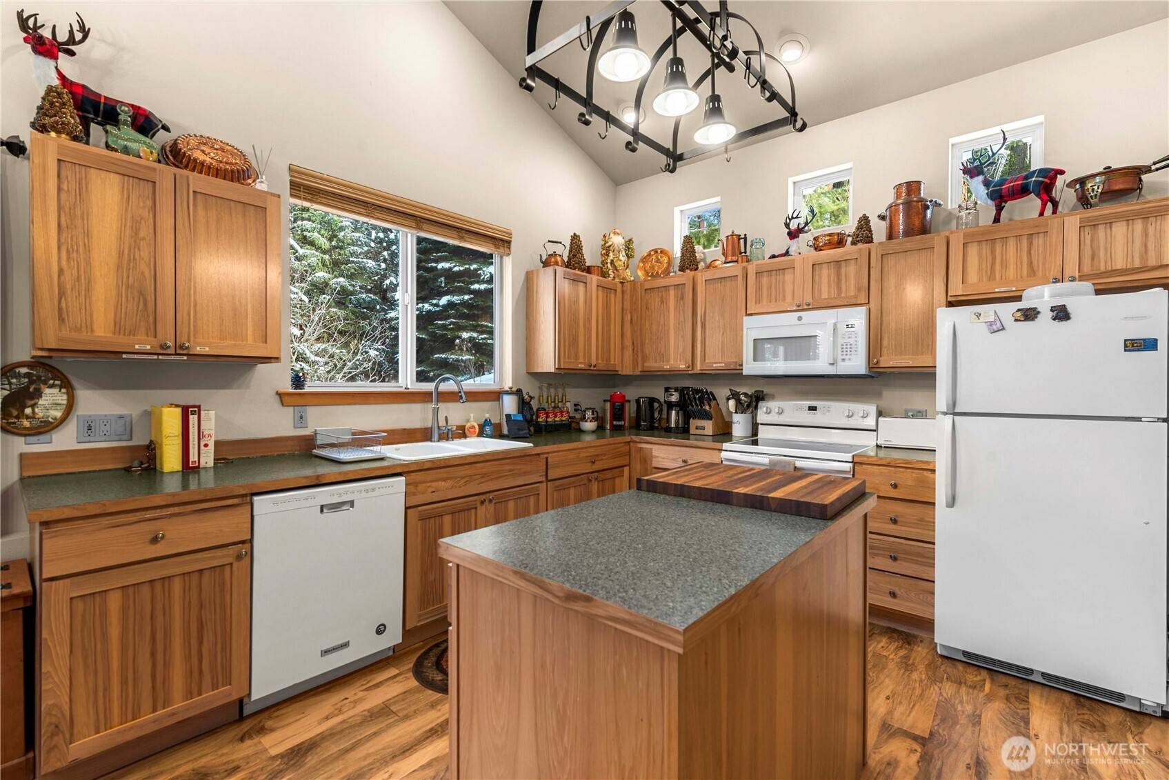 25813 Bridle LN, Leavenworth, WA 98826