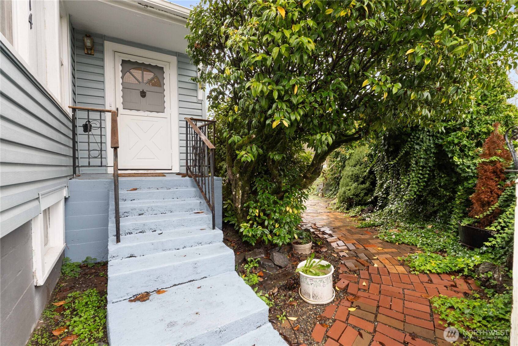 2814 Pioneer WAY E, Tacoma, WA 98404